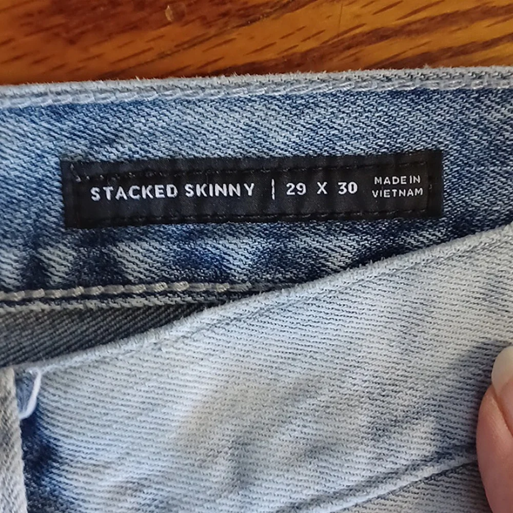 PacSun - Mens 29X30 Stacked/Distressed Light Wash Skinny Jeans Zippered Ankles - Picture 4 of 11